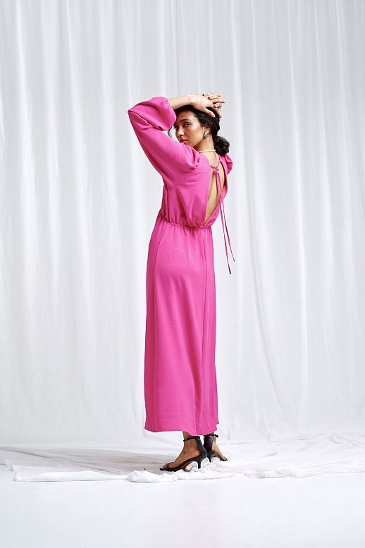 Сукня максі з відкритою спиною рожева