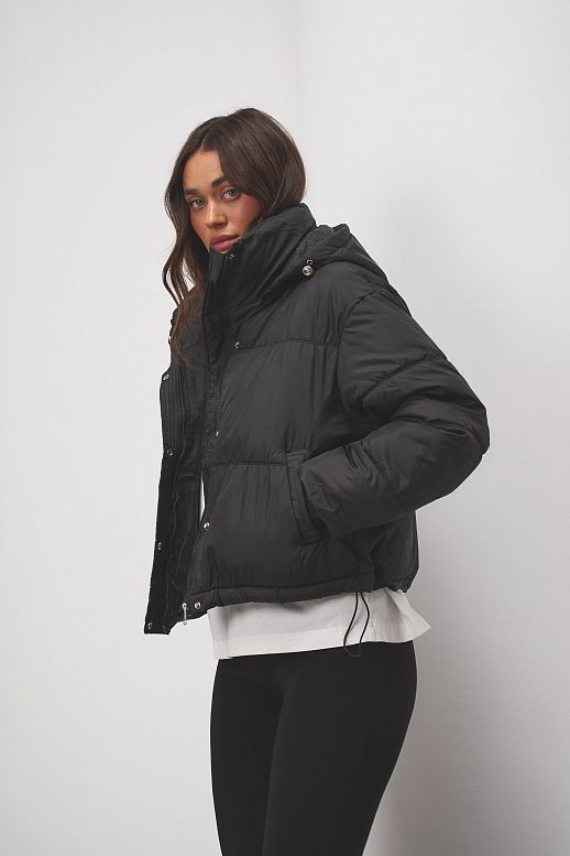 Пуховик короткий з капюшоном на замку чорний - №2
