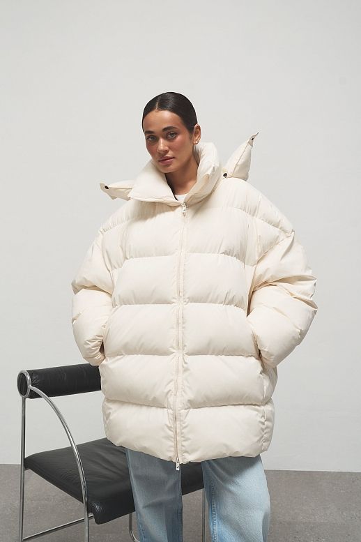 Пуховик зимовий подовжений сметанковий
