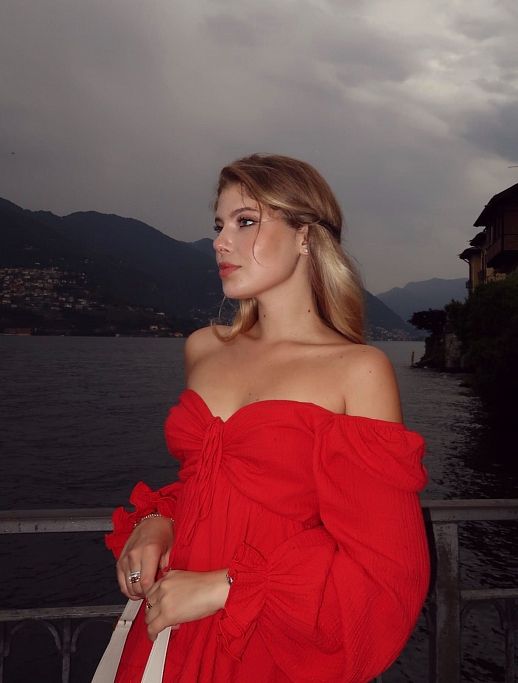 Сукня міні муслінова з рюшами червона