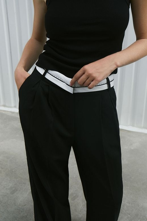 Класичні чорні брюки з контрасним поясом - №2