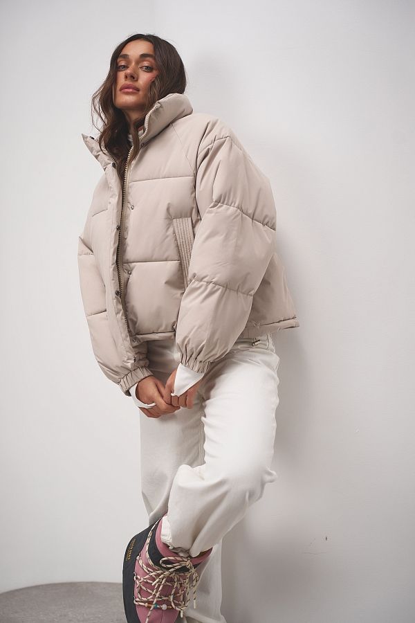 Пуховик вкорочений на замку світло-сірий PUVK25/2 #RU# Пуховик укороченный на замке светло-серый PUVK25/2 № 2