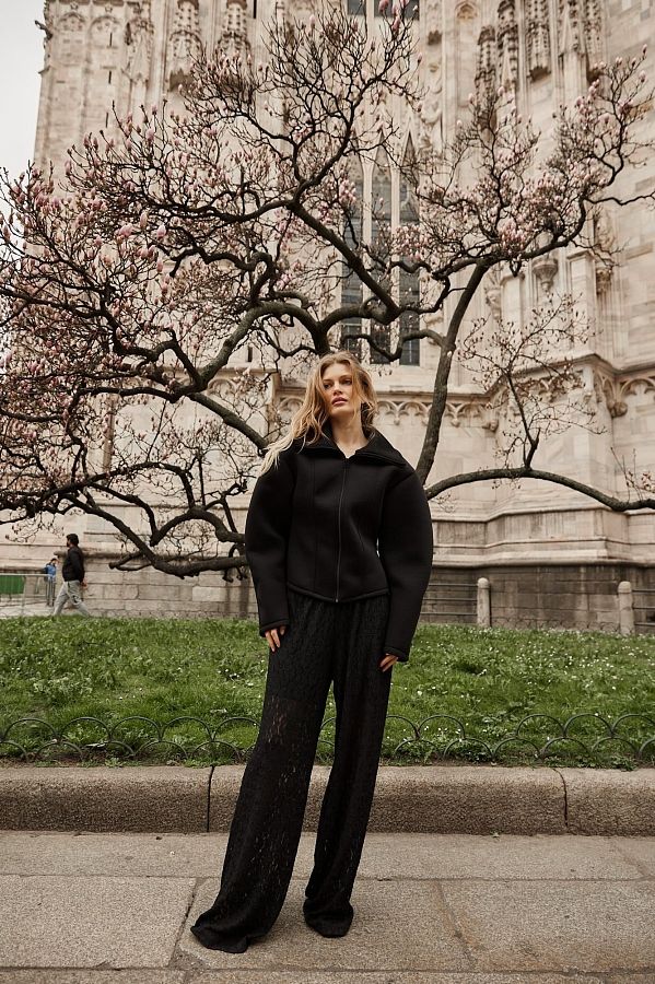 Бомбер з силуетними рукавами чорний URBAN/B-01 #RU# Бомбер с черными силуэтными рукавами URBAN/B-01 № 2