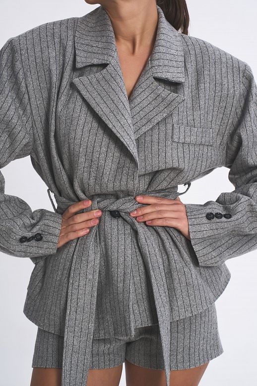 Костюм у смужку піджак та шорти сірий