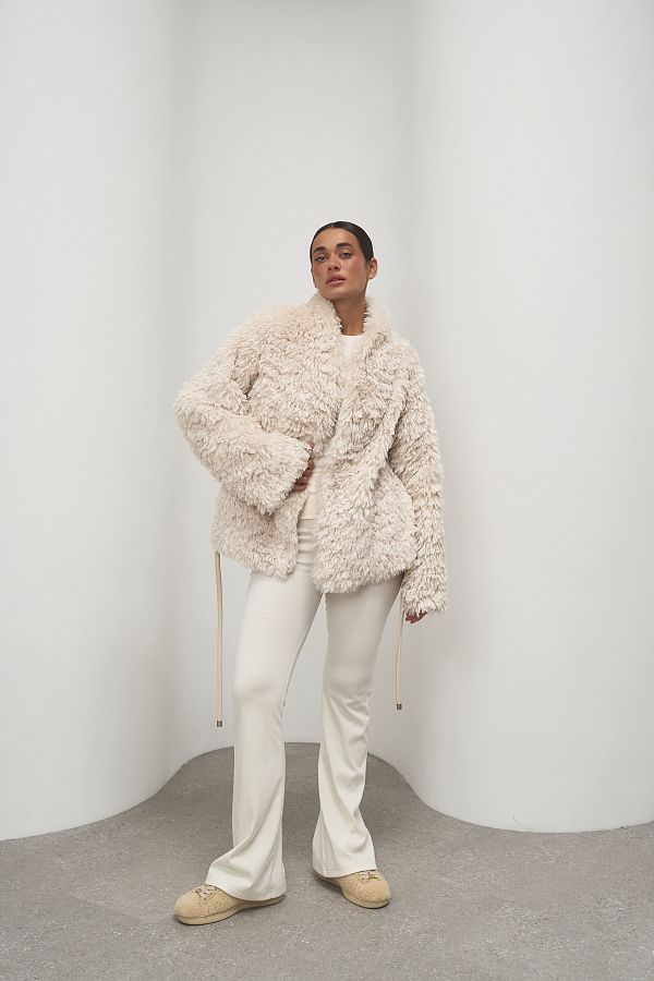 Шубка вкорочена молочна 19422/2 № 2